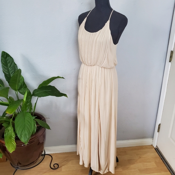 Dress - Picture 4 of 6